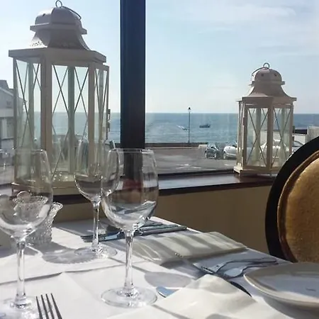 Bay View Hotel 3*